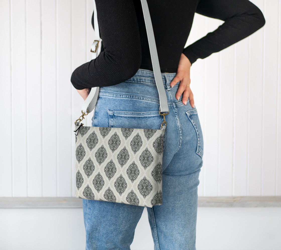 Crossbody purse